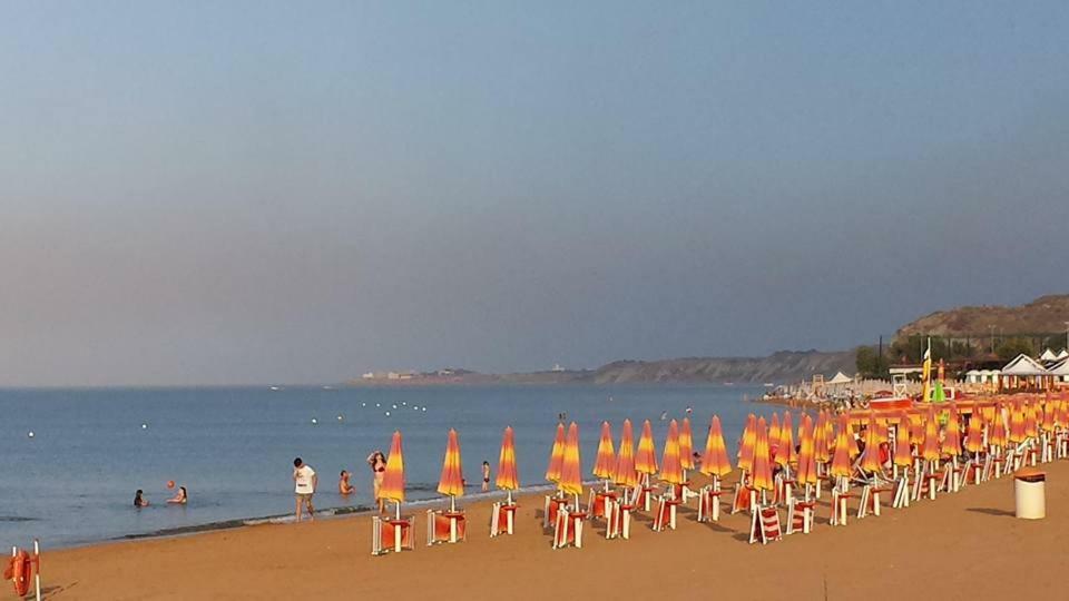 לינה וארוחת בוקר קרוטונה L'Isola Di Gaia מראה חיצוני תמונה