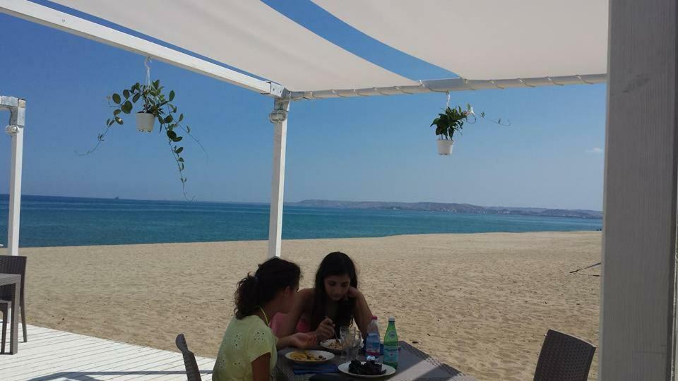לינה וארוחת בוקר קרוטונה L'Isola Di Gaia מראה חיצוני תמונה